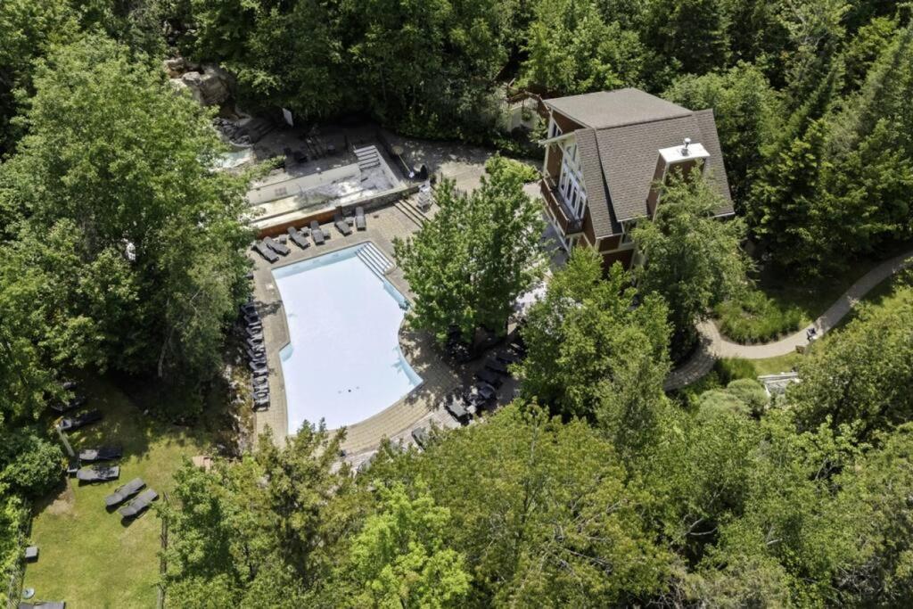 Holiday home Les Manoirs Wpool & Hot Tub Near Village 110-7 *